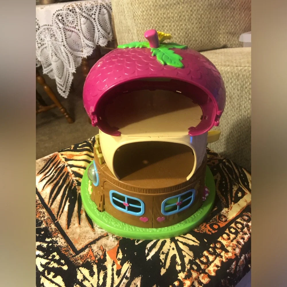 Li'l Woodzeez Acorn 3 Story Treehouse No Figures